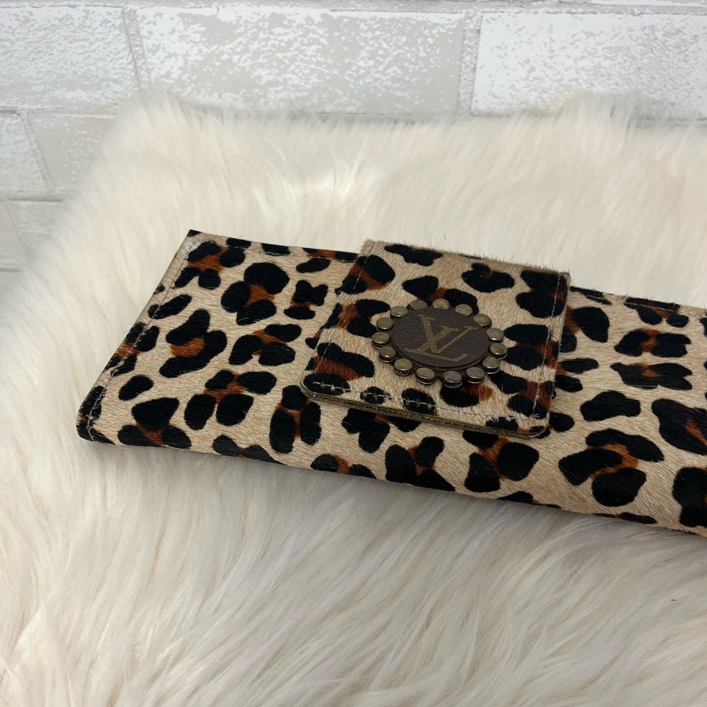 Keep It Gypsy Upcycled Leopard Leather Large Wallet - Picture 5 of 7
